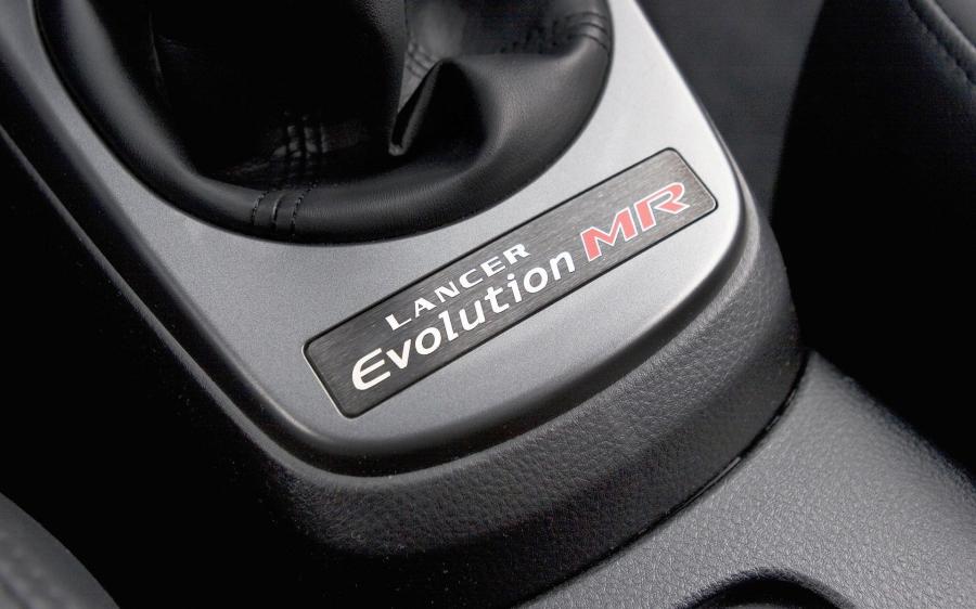  Mitsubishi Lancer Evolution IX MR 2007 года  (фото 41 из 129)